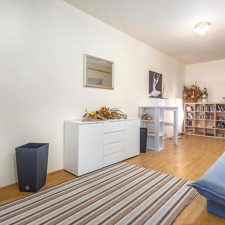 Awesome Apartment In Stara Baska 1 With Kitchen מראה חיצוני תמונה