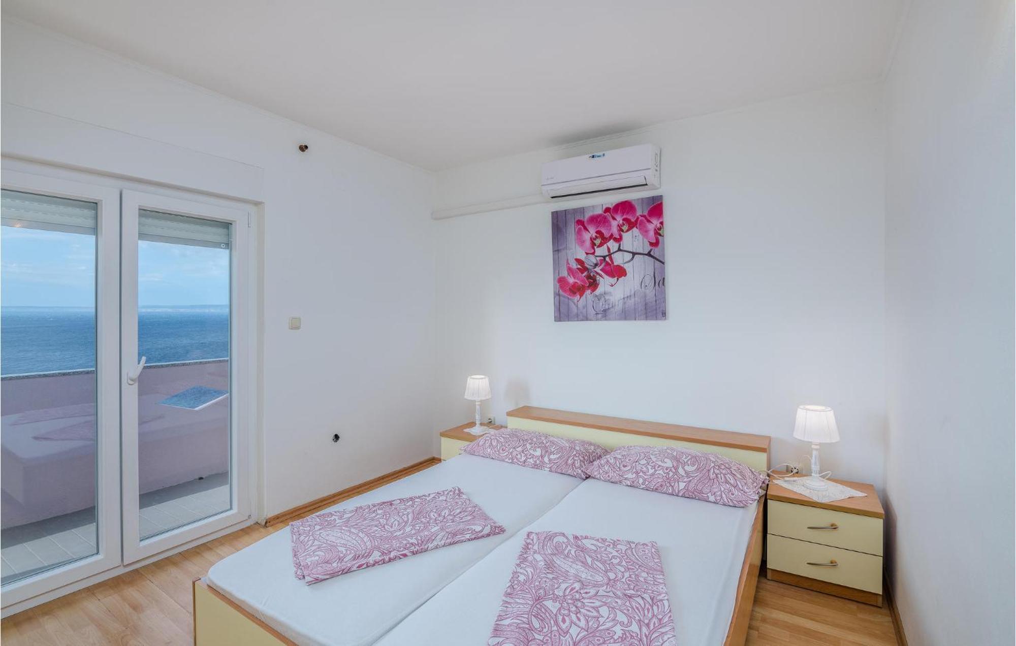 Awesome Apartment In Stara Baska 1 With Kitchen מראה חיצוני תמונה